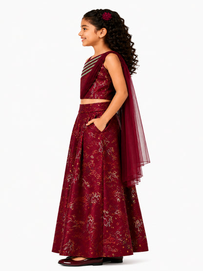 Elaisha Girls Woven Sleeveless All Over Unicorn Print Top With Drapped Dupatta & Unicorn Print Palazzo Set - Maroon